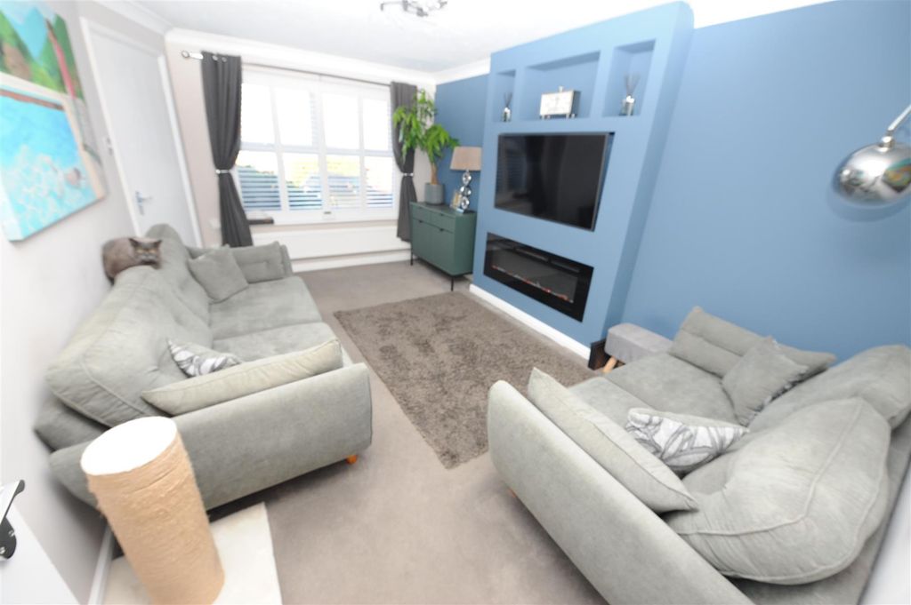 Property photo 2 of 22