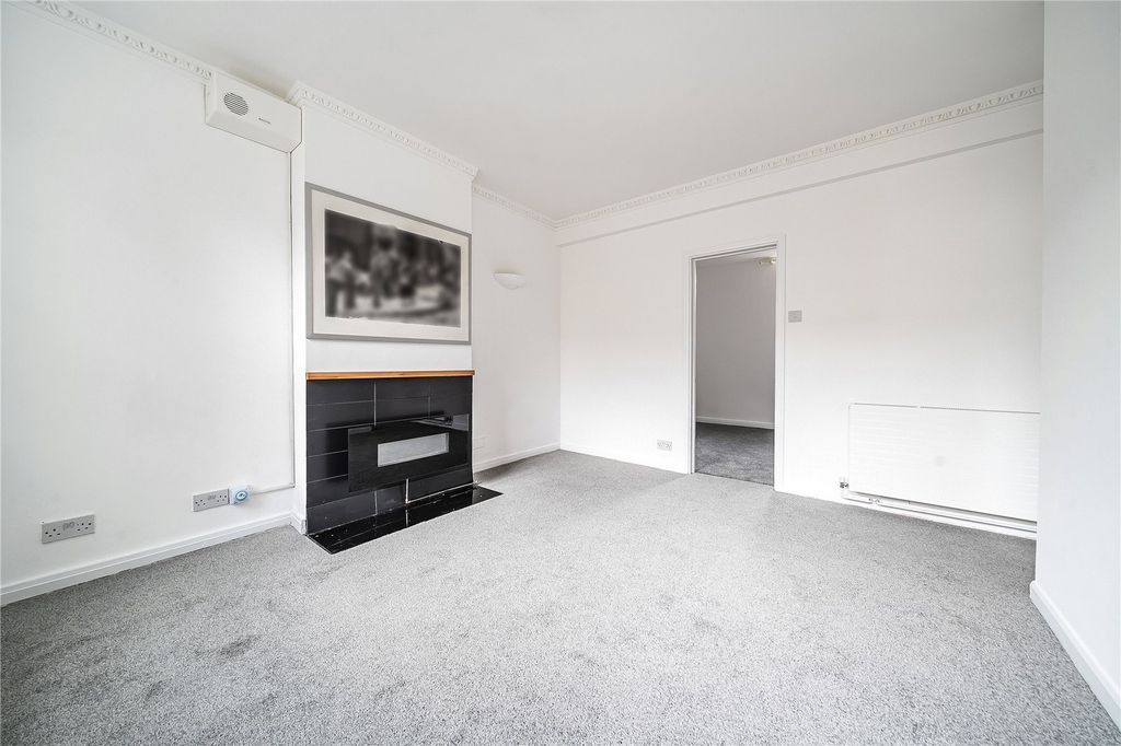 Property photo 3 of 19 Picture No. 16