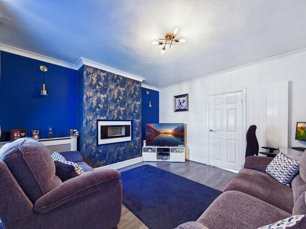 Property photo 3 of 13 Living Room