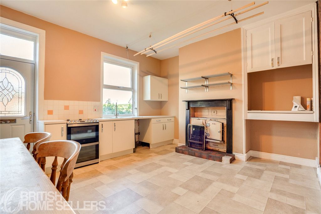 Property photo 3 of 17 Picture No. 16