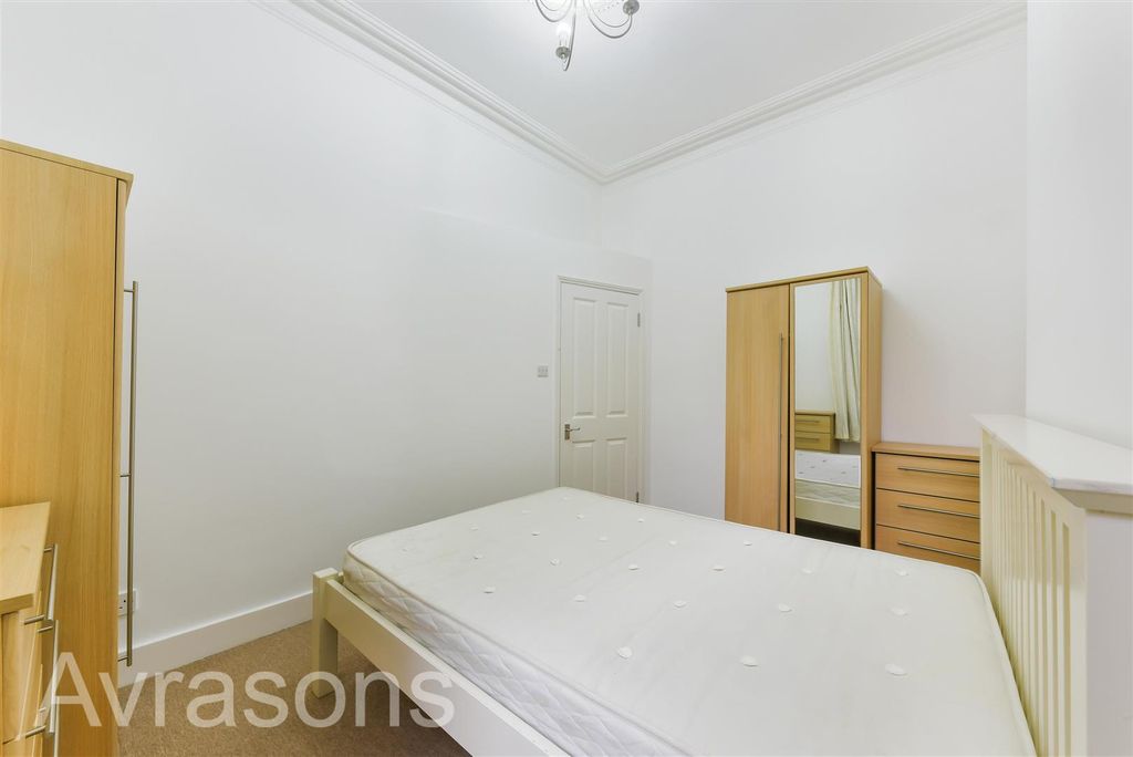 Property photo 1 of 9 Bedroom