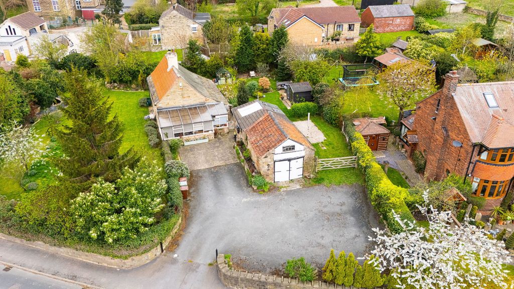 Property photo 2 of 29