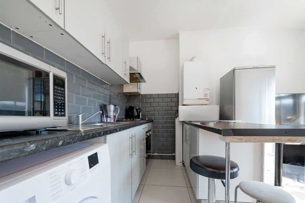 Property photo 2 of 9 Photo 11