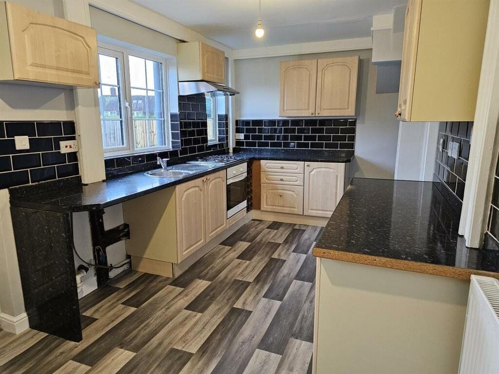 Property photo 2 of 8 Picture No. 10