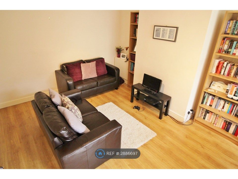 Property photo 1 of 3