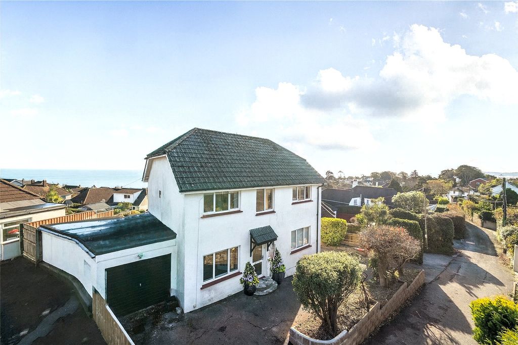 Property photo 1 of 21 Property Front