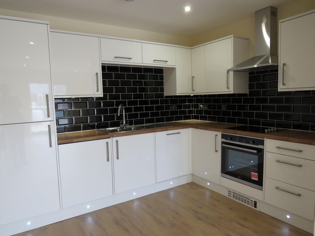 Property photo 2 of 9 Kitchen