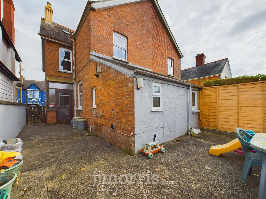 Property photo 3 of 54 Externally