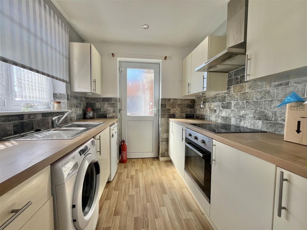 Property photo 2 of 16 Kitchen