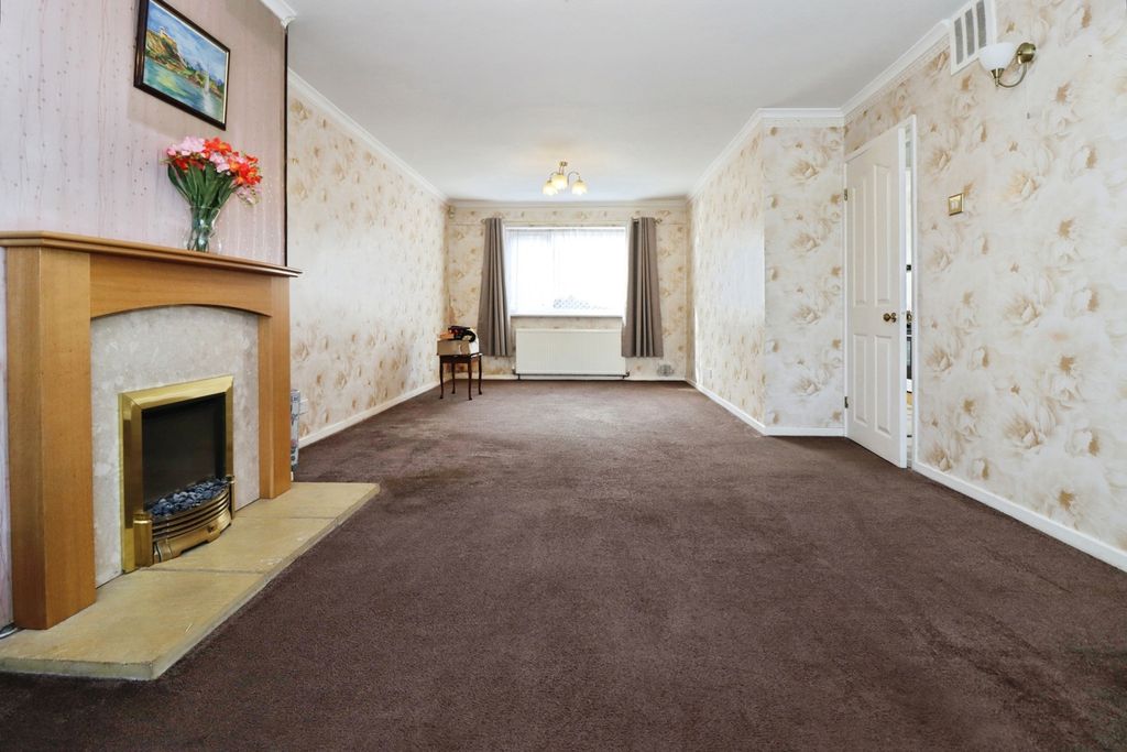 Property photo 3 of 16 Pbox-Img.Jpg