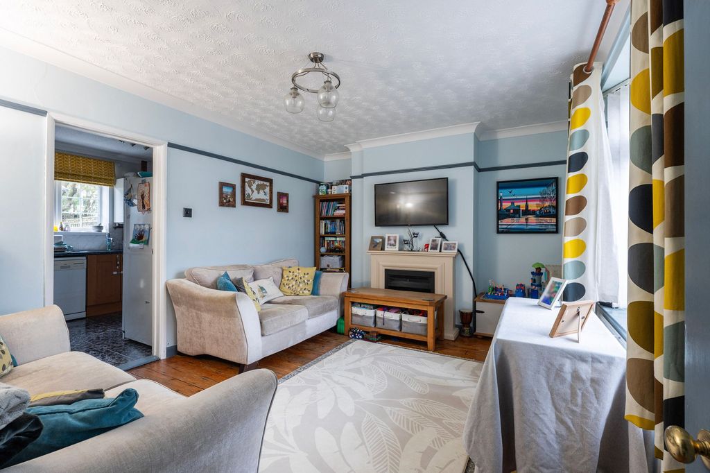 Property photo 2 of 16