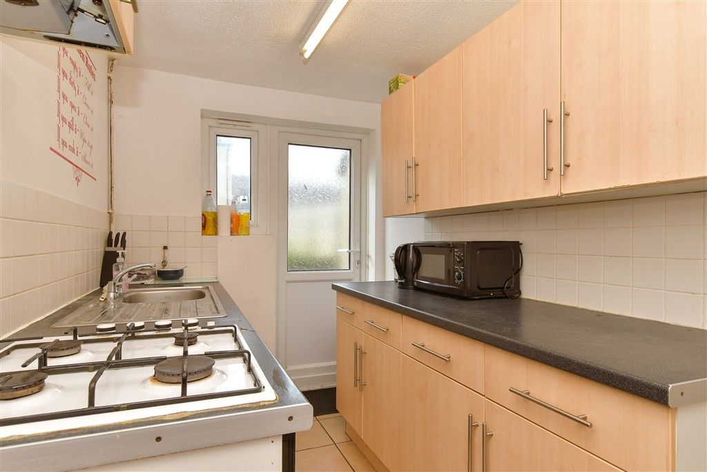 Property photo 1 of 11 Kitchen