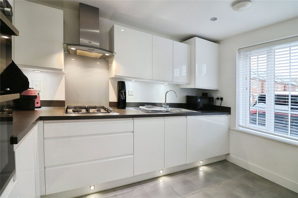 Property photo 3 of 20 Picture No. 06