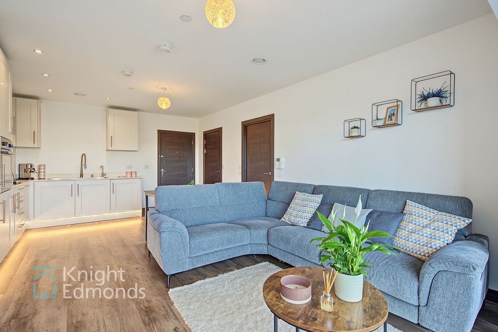 Property photo 3 of 15 Living Space