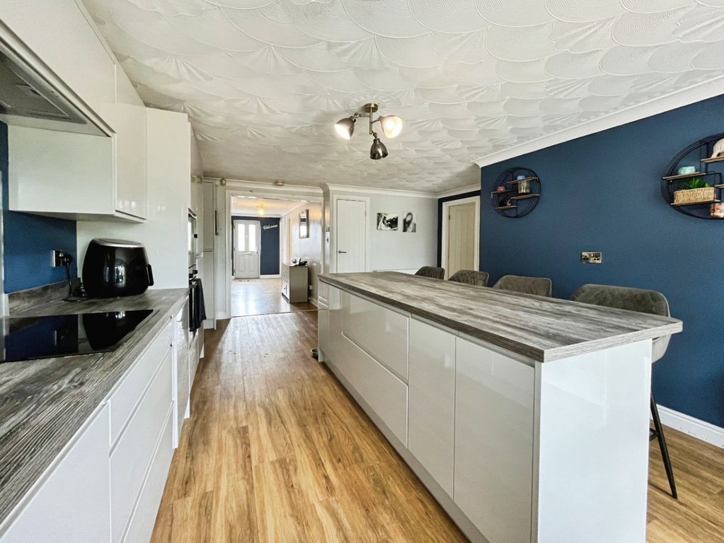 Property photo 3 of 21 4296888