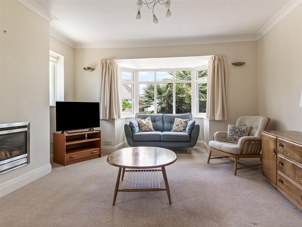 Property photo 3 of 22 9 Sandown Avenue-002.Jpg