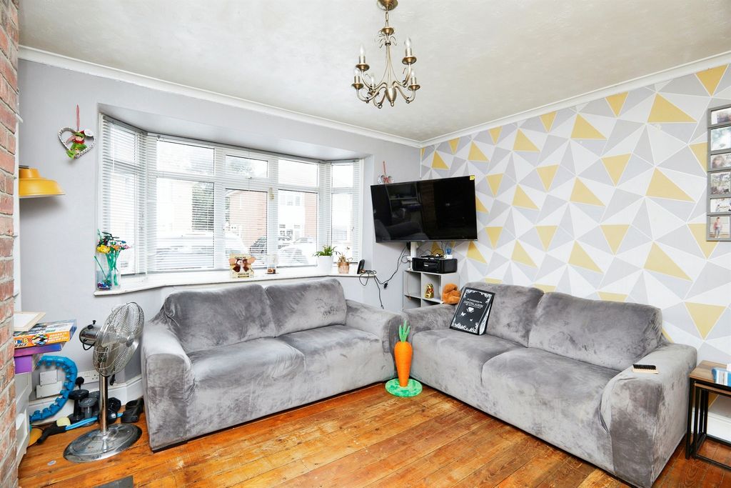 Property photo 2 of 14