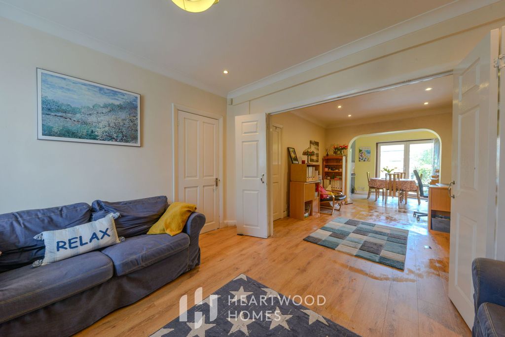 Property photo 3 of 16