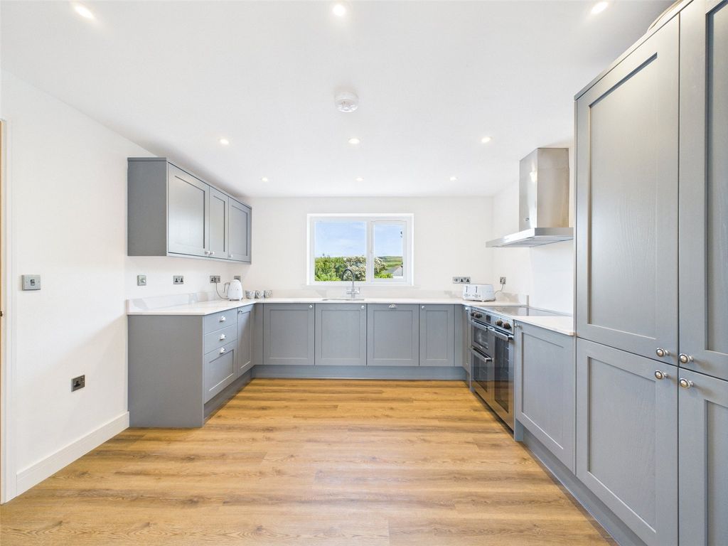 Property photo 3 of 15 Picture No. 21