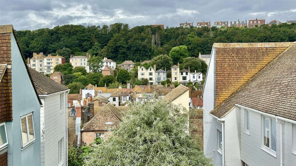 Property photo 2 of 31