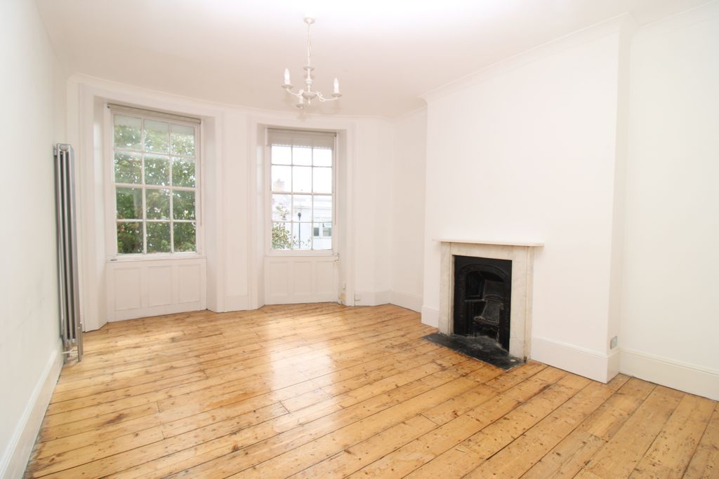 Property photo 2 of 6 Living Room