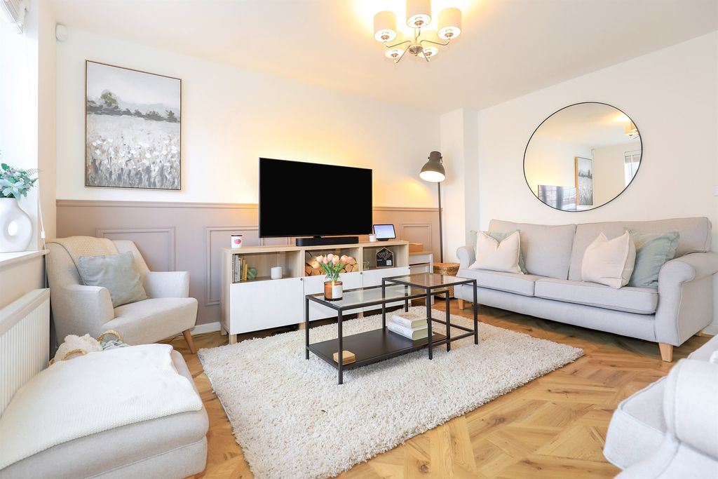 Property photo 2 of 20