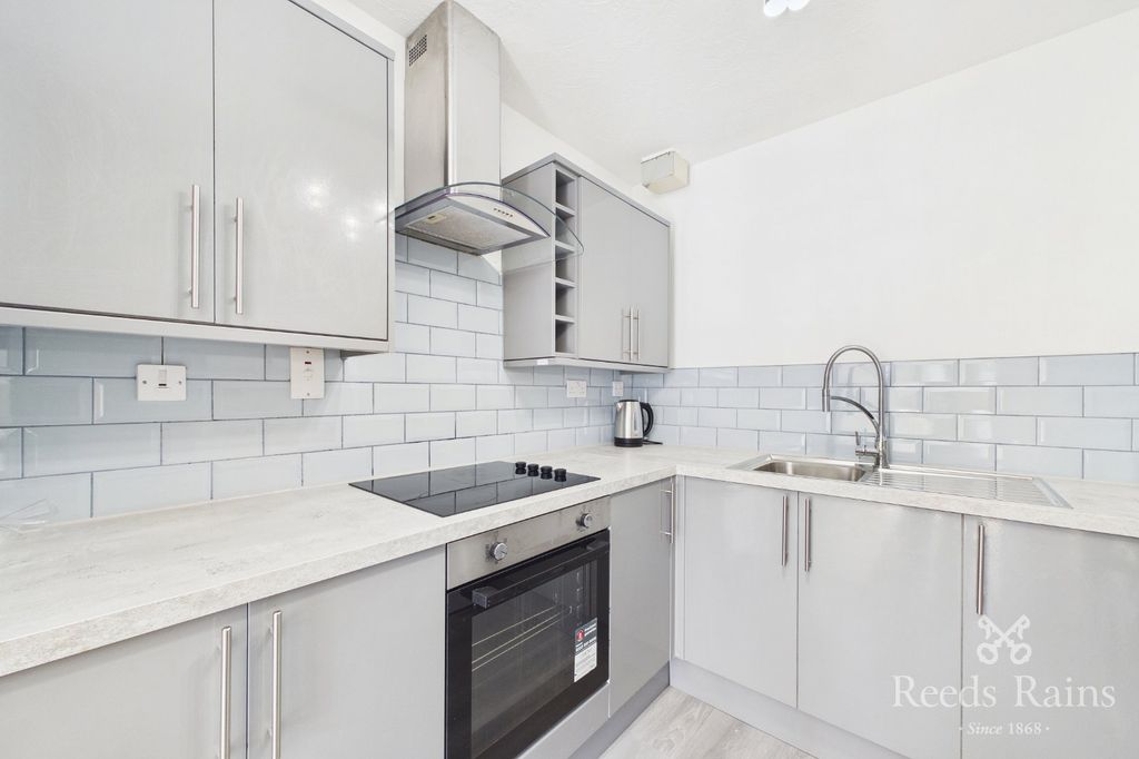 Property photo 2 of 11 Picture No. 02