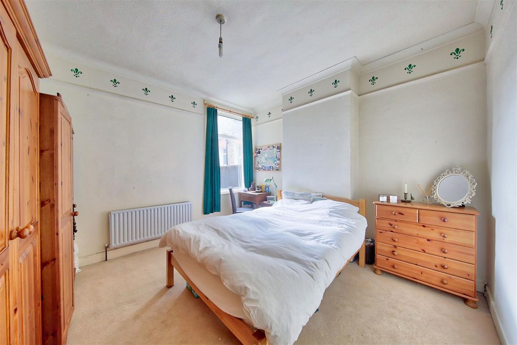 Property photo 3 of 8 10_Quinton_Street_Image3_14850_4.Jpg