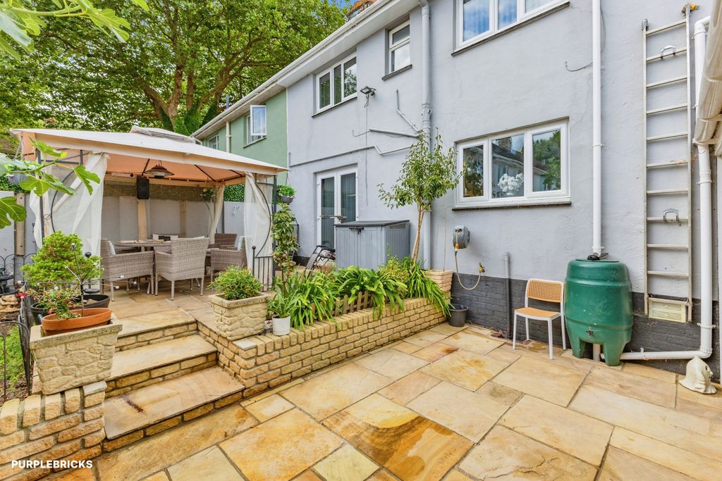 Property photo 3 of 34