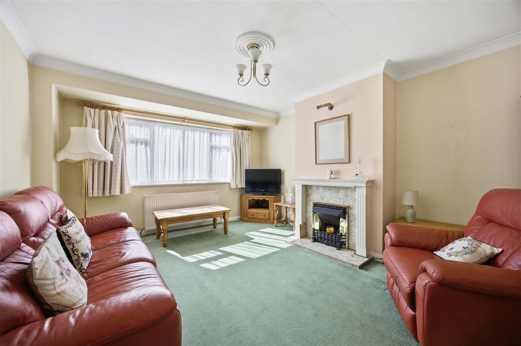 Property photo 2 of 12