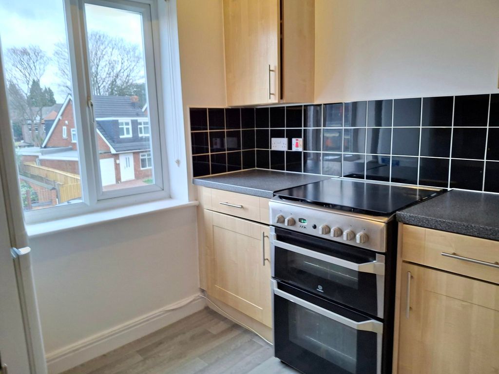 Property photo 2 of 8 Kitchen