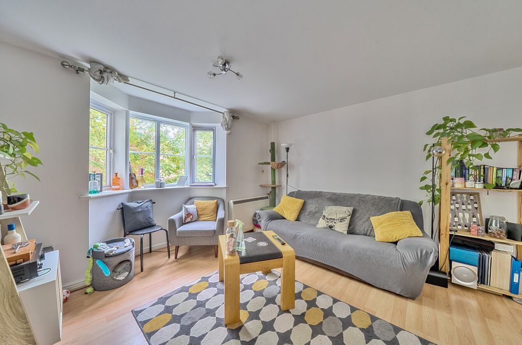 Property photo 1 of 22 1365847-7-68Ece24...