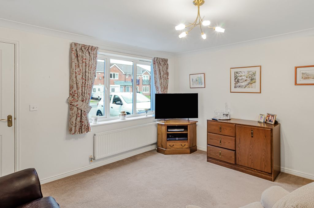 Property photo 2 of 20 Advert-18