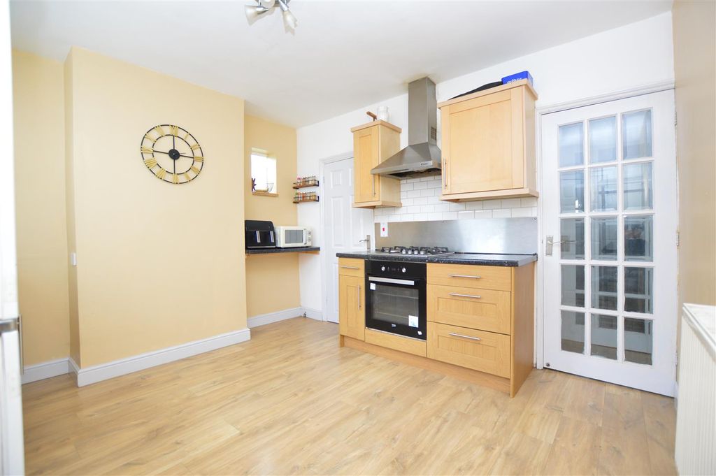 Property photo 2 of 11 Kitchen 1 Use.Jpg