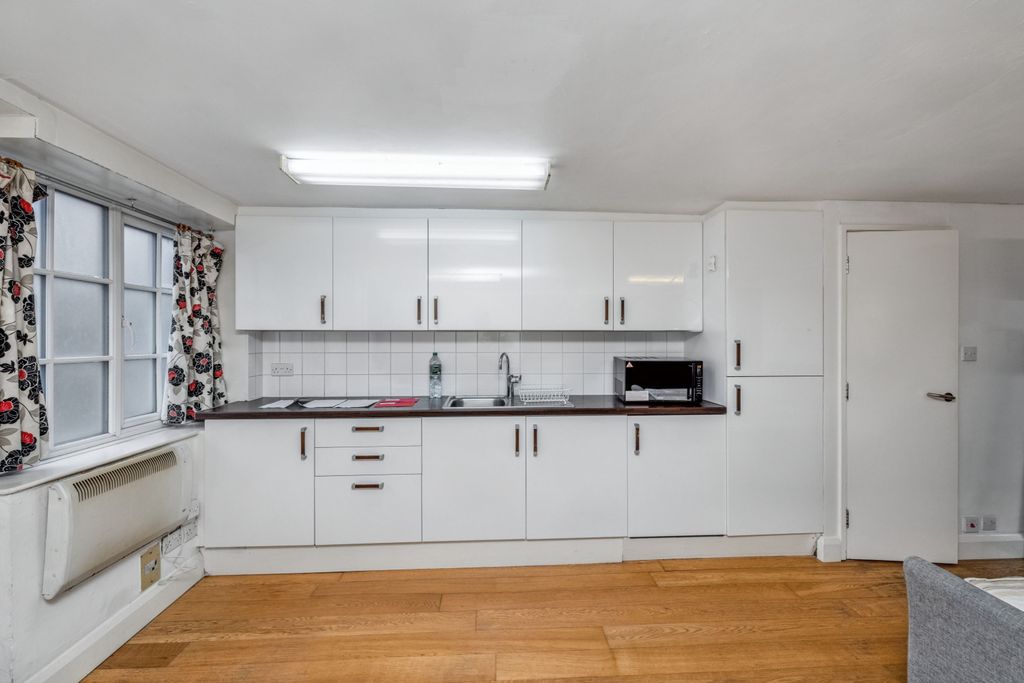 Property photo 3 of 11 2A &amp; 2B, Chippenham Mews, Maida Vale, London, W9 2Aw