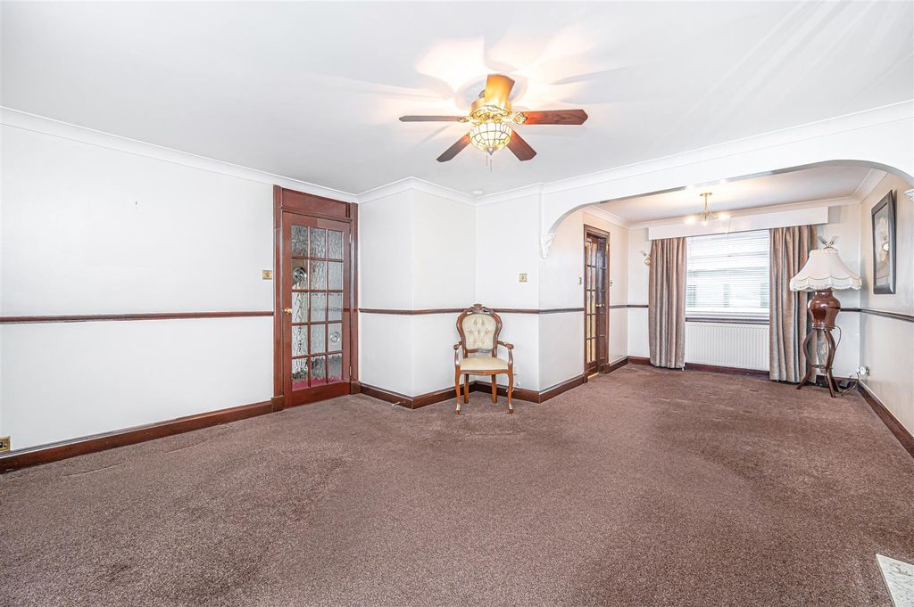 Property photo 3 of 19 Untitled (5 Of 1).Jpg