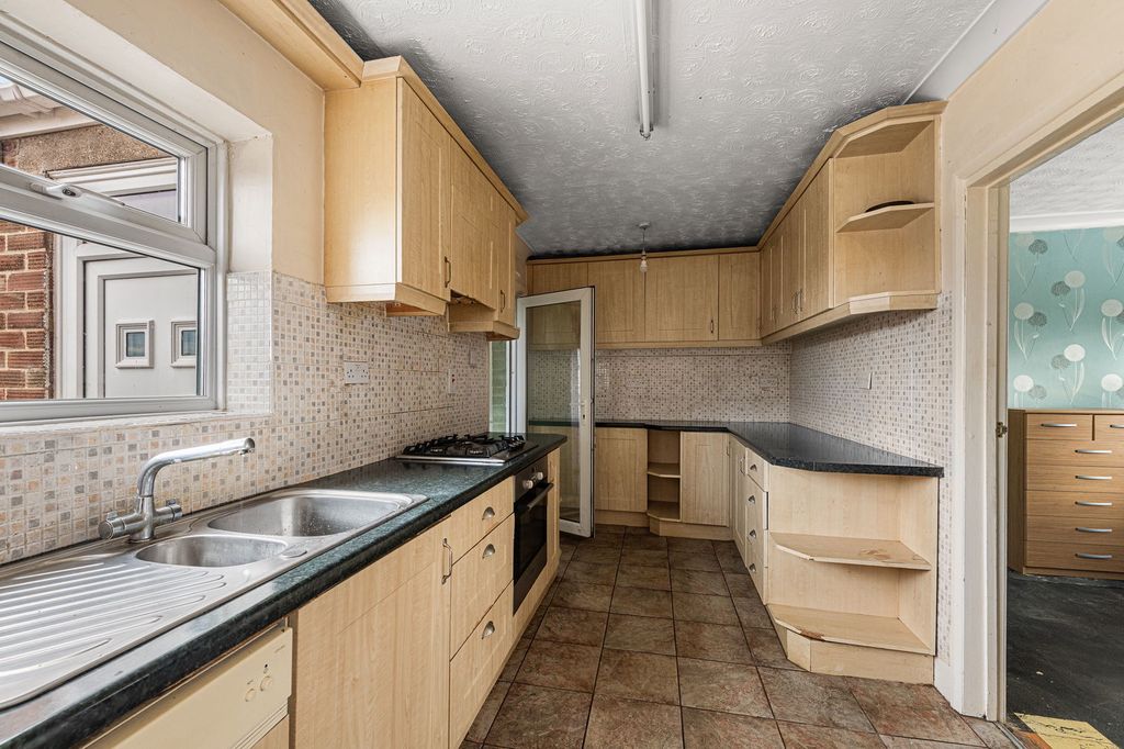 Property photo 3 of 22