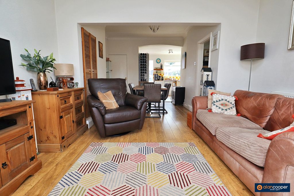 Property photo 3 of 30 4330435