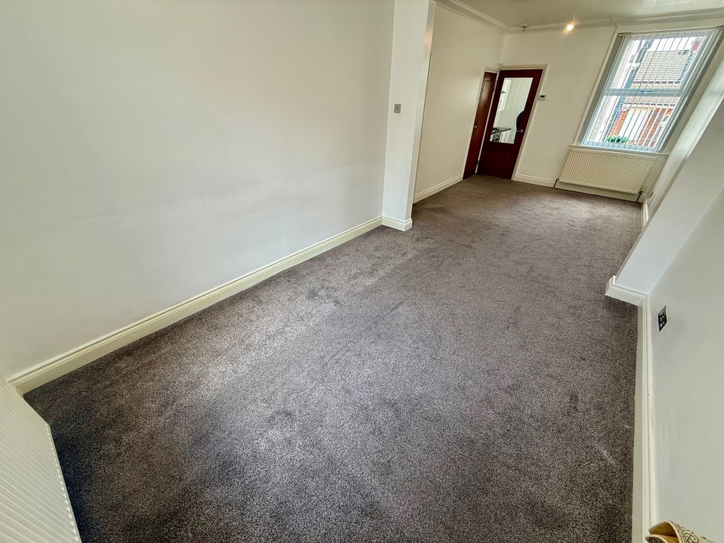Property photo 3 of 17 Image