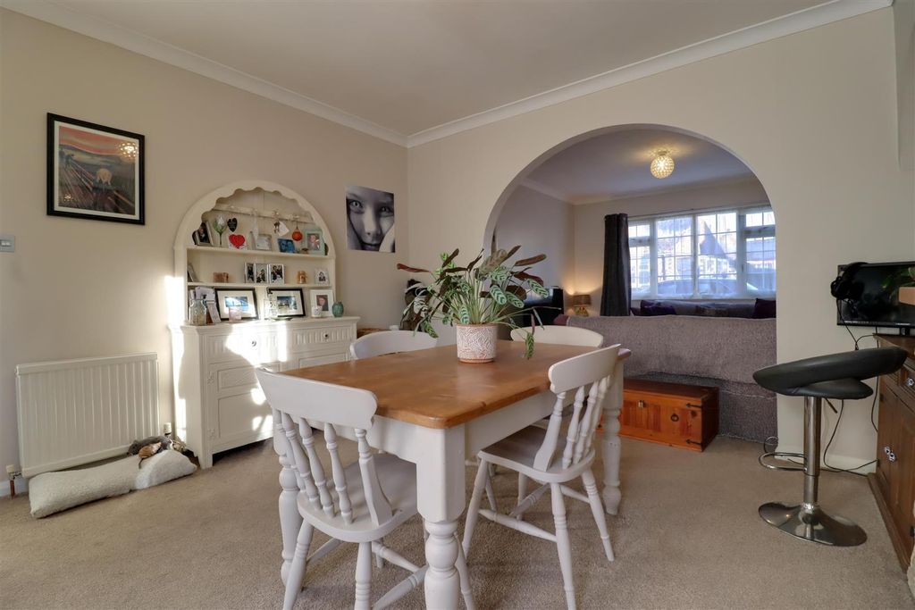 Property photo 3 of 21 Dining Room