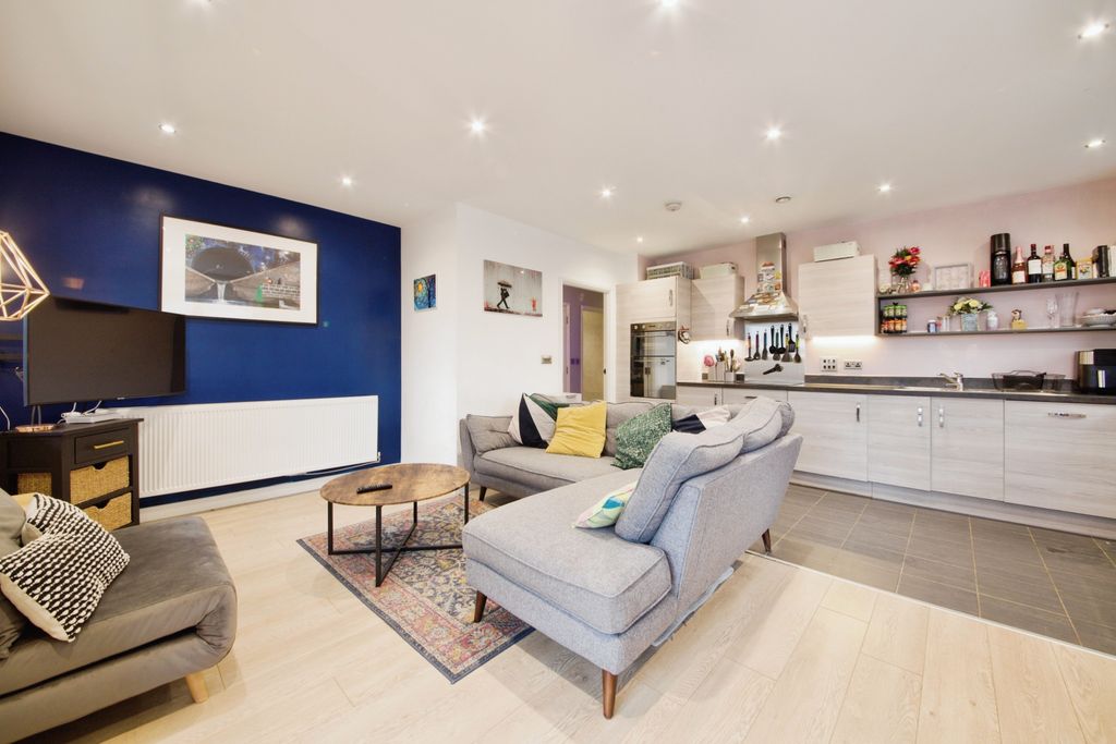 Property photo 3 of 19 Img_0459