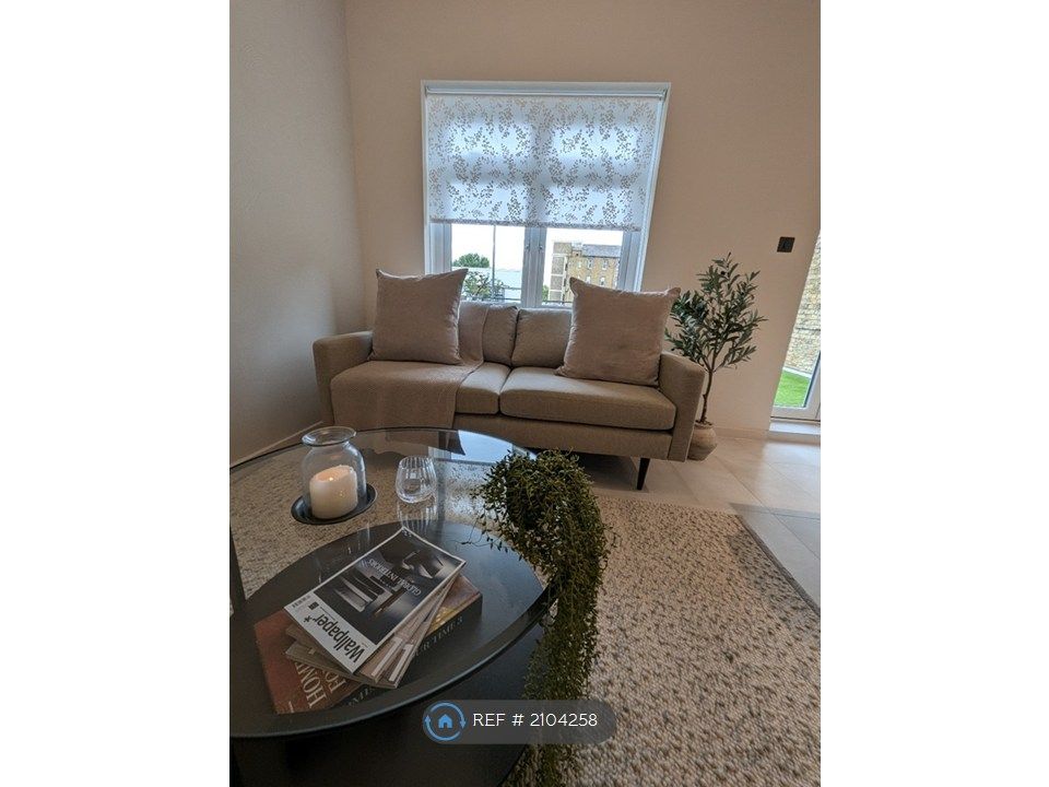 Property photo 2 of 35