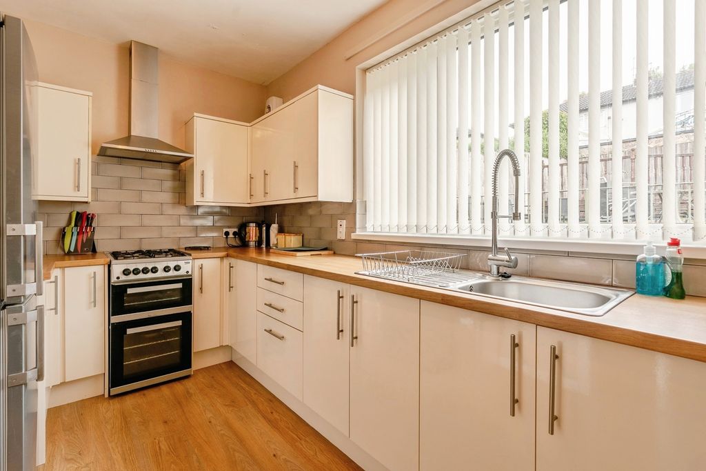 Property photo 3 of 18 Pbox-Img.Jpg