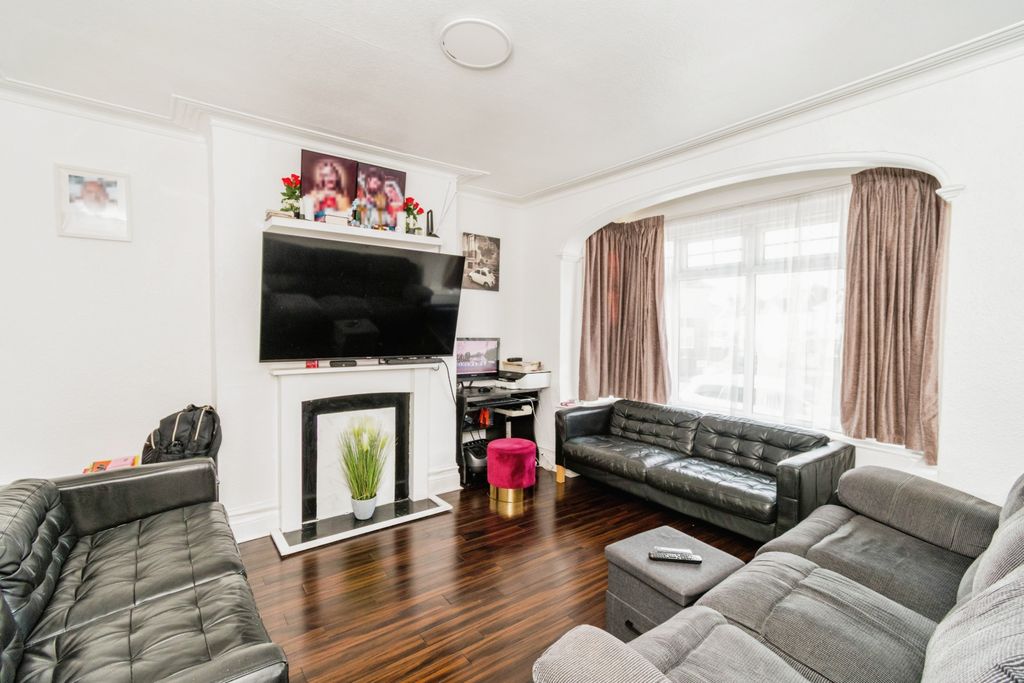Property photo 3 of 16 Photography
