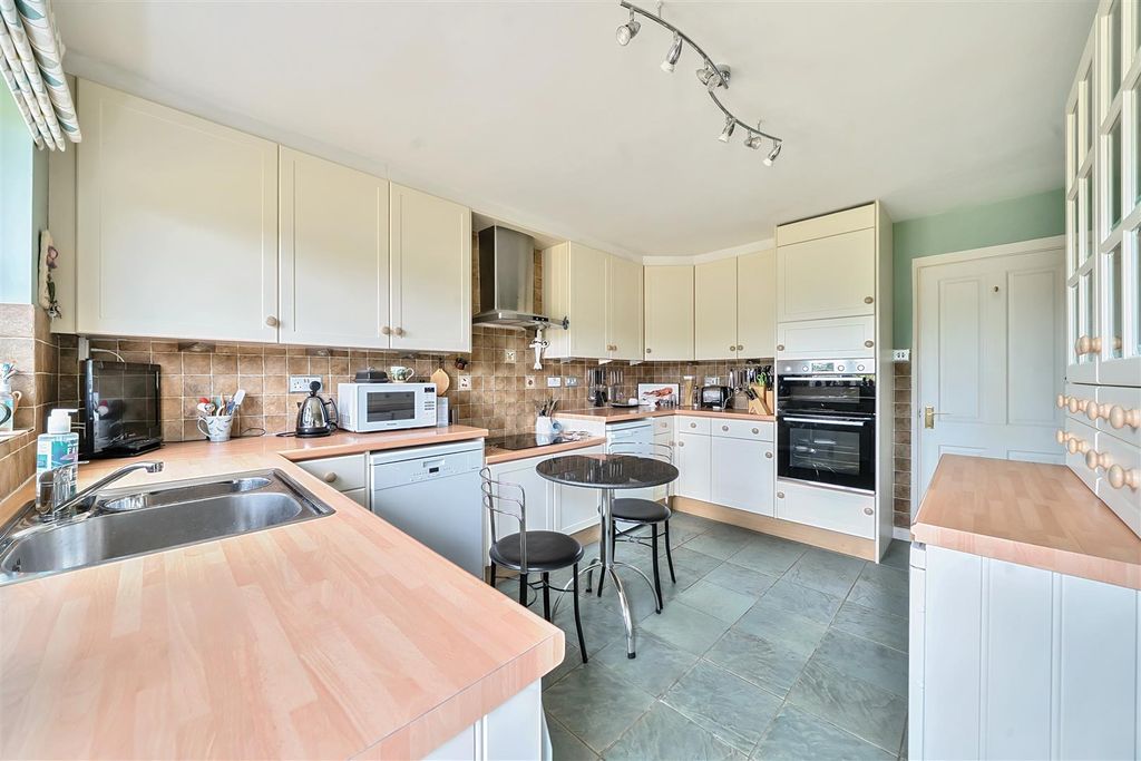Property photo 3 of 15 Kitchen