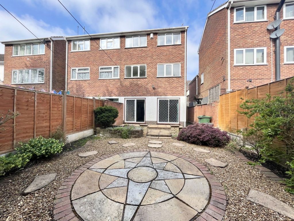 Property photo 2 of 20