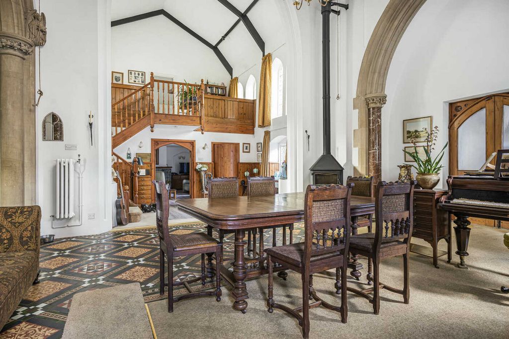 Property photo 3 of 46