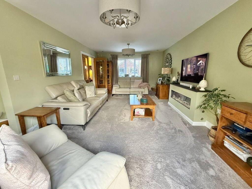 Property photo 3 of 19