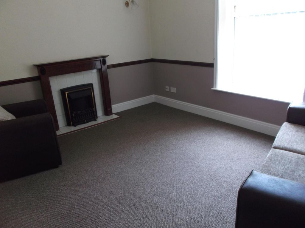 Property photo 2 of 7 Lounge