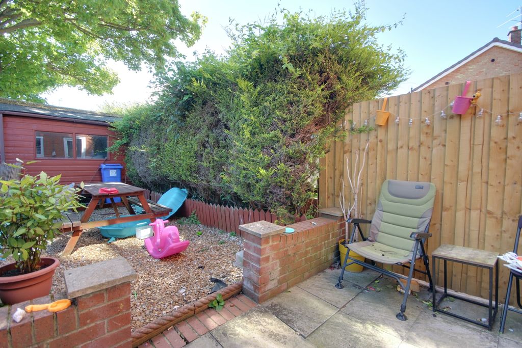 Property photo 2 of 18 1 Garden A